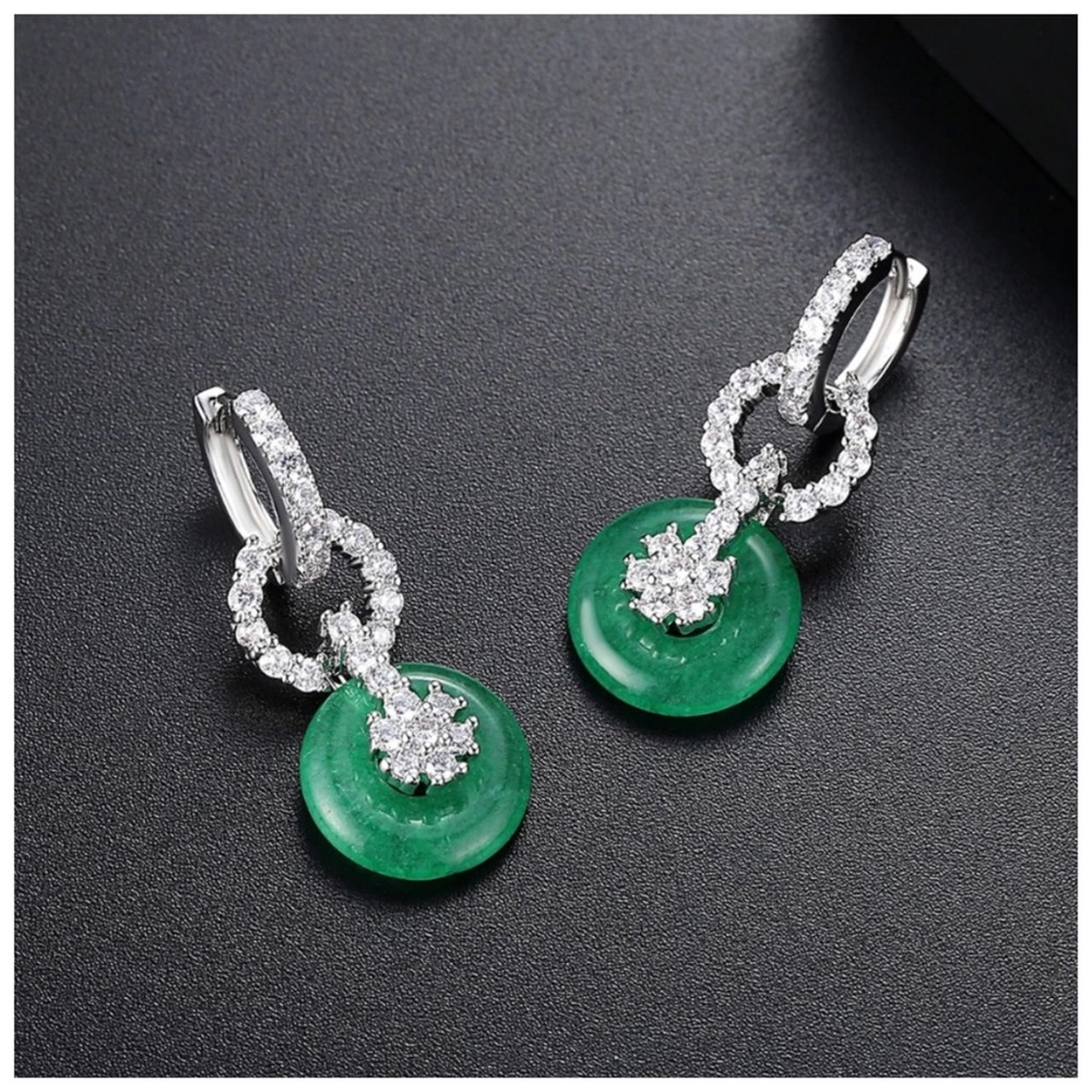 Swarovski Crystals The Kusa Jade Color Earrings - Picture 2 of 3